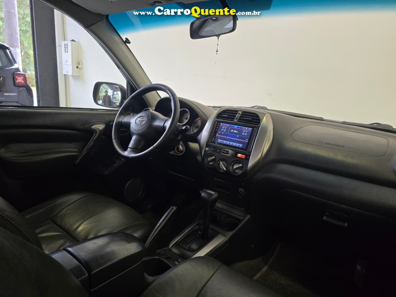 TOYOTA   RAV4 2.0 4X4 16V AUT.   PRETO 2005 2.0 GASOLINA - Loja
