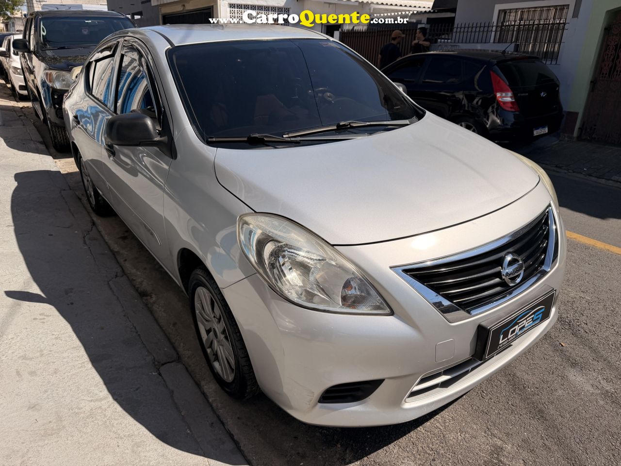 NISSAN   VERSA S 1.6 16V FLEX FUEL 4P MEC.   PRATA 2013 1.6 FLEX - Loja