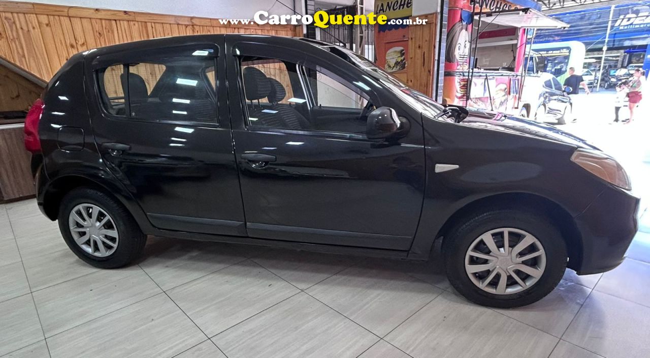 RENAULT   SANDERO EXPRESSION HI-FLEX 1.0 16V 5P   PRETO 2013 1.0 GASOLINA - Loja