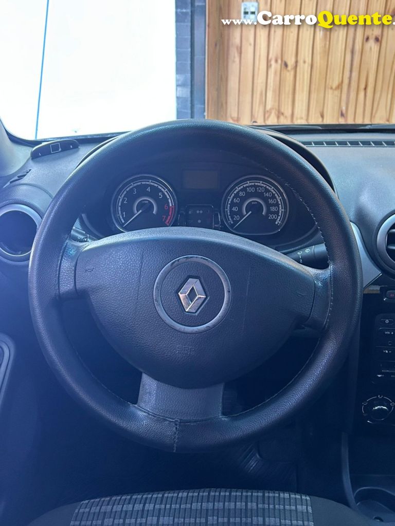 RENAULT   SANDERO EXPRESSION HI-FLEX 1.0 16V 5P   PRETO 2013 1.0 GASOLINA - Loja