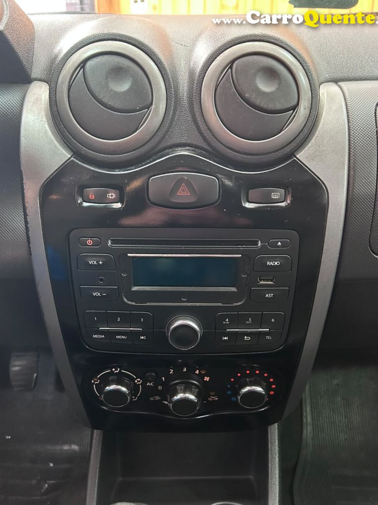 RENAULT   LOGAN EXPRESSION HI-FLEX 1.6 8V 4P   PRATA 2013 1.6 FLEX - Loja