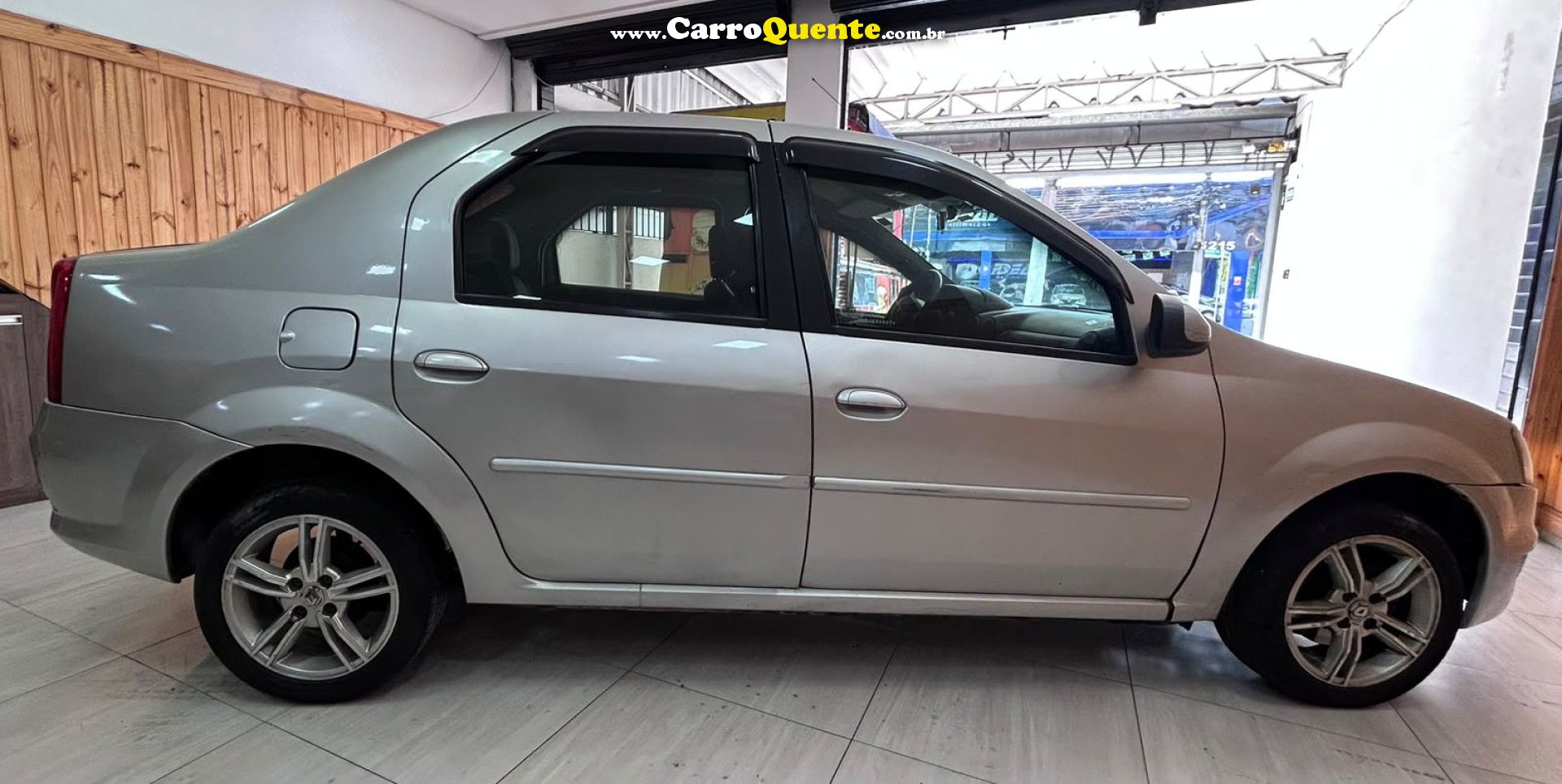RENAULT   LOGAN EXPRESSION HI-FLEX 1.6 8V 4P   PRATA 2013 1.6 FLEX - Loja