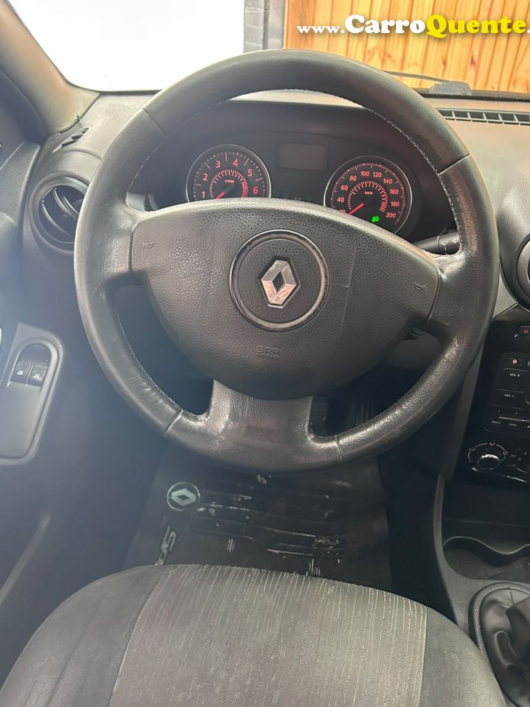 RENAULT   LOGAN EXPRESSION HI-FLEX 1.6 8V 4P   PRATA 2013 1.6 FLEX - Loja