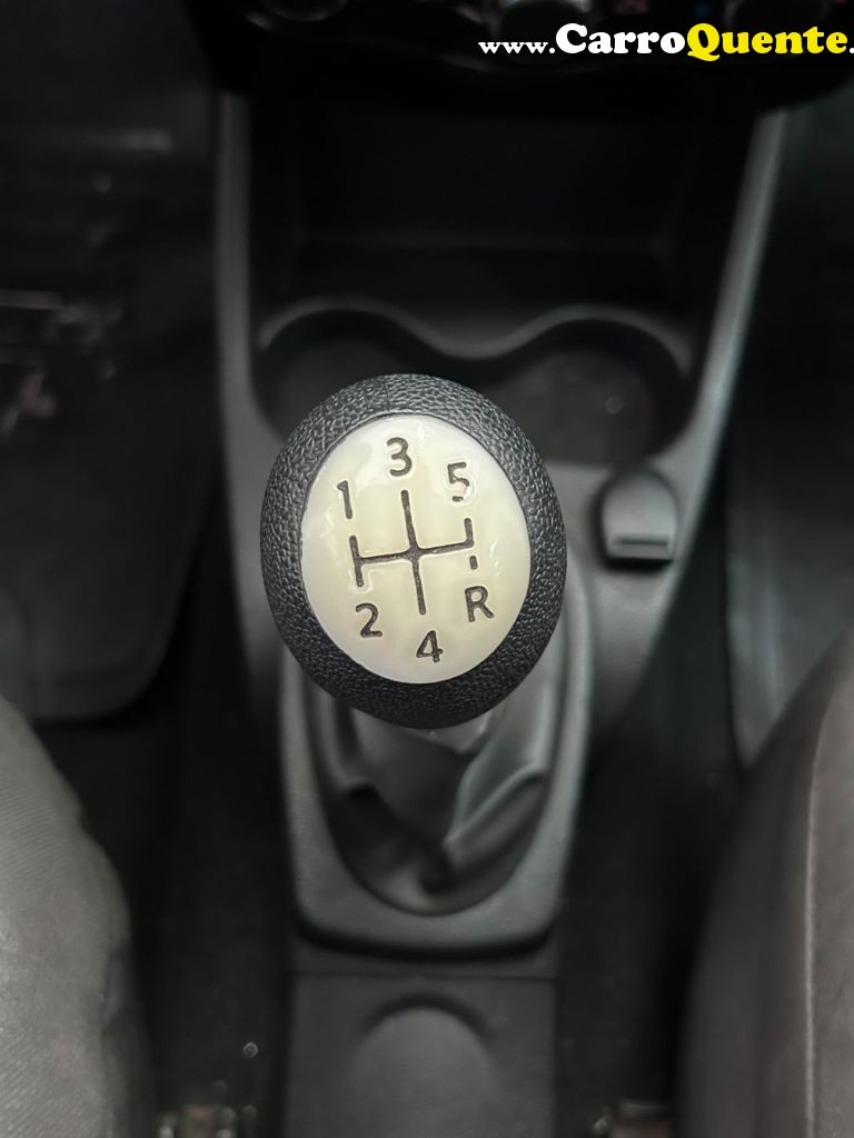 RENAULT   LOGAN EXPRESSION HI-FLEX 1.6 8V 4P   PRATA 2013 1.6 FLEX - Loja