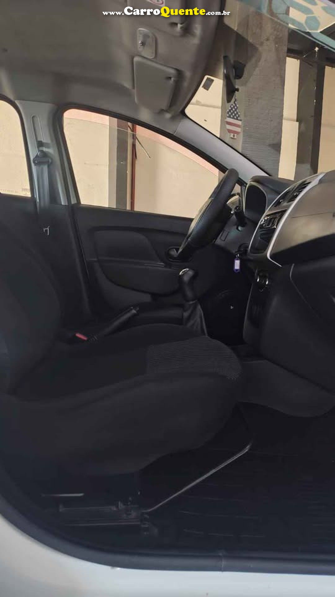 RENAULT   SANDERO AUTHENTIQUE FLEX 1.0 12V 5P   BRANCO 2019 1.0 FLEX - Loja