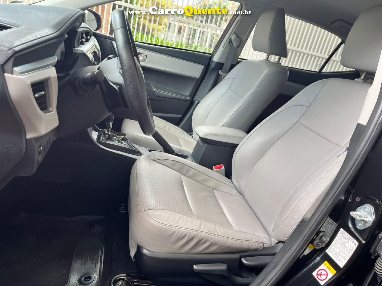 TOYOTA   COROLLA XEI 2.0 AUTOMATICO REVISADA BOM ESTADO   PRETO 2015 2.0 FLEX - Loja