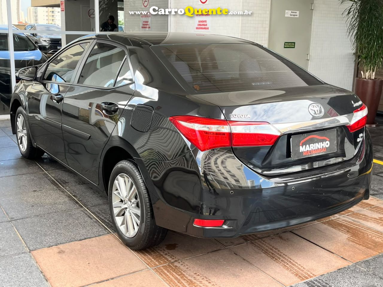 TOYOTA   COROLLA XEI 2.0 AUTOMATICO REVISADA BOM ESTADO   PRETO 2015 2.0 FLEX - Loja