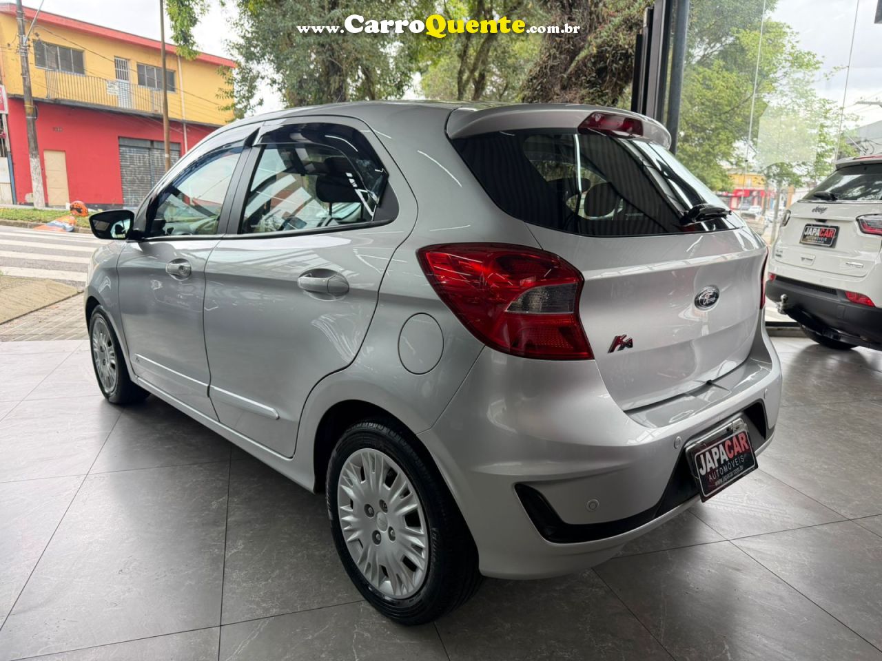 FORD   KA 1.0 SESE PLUS TIVCT FLEX 5P   PRATA 2019 1.0 FLEX - Loja