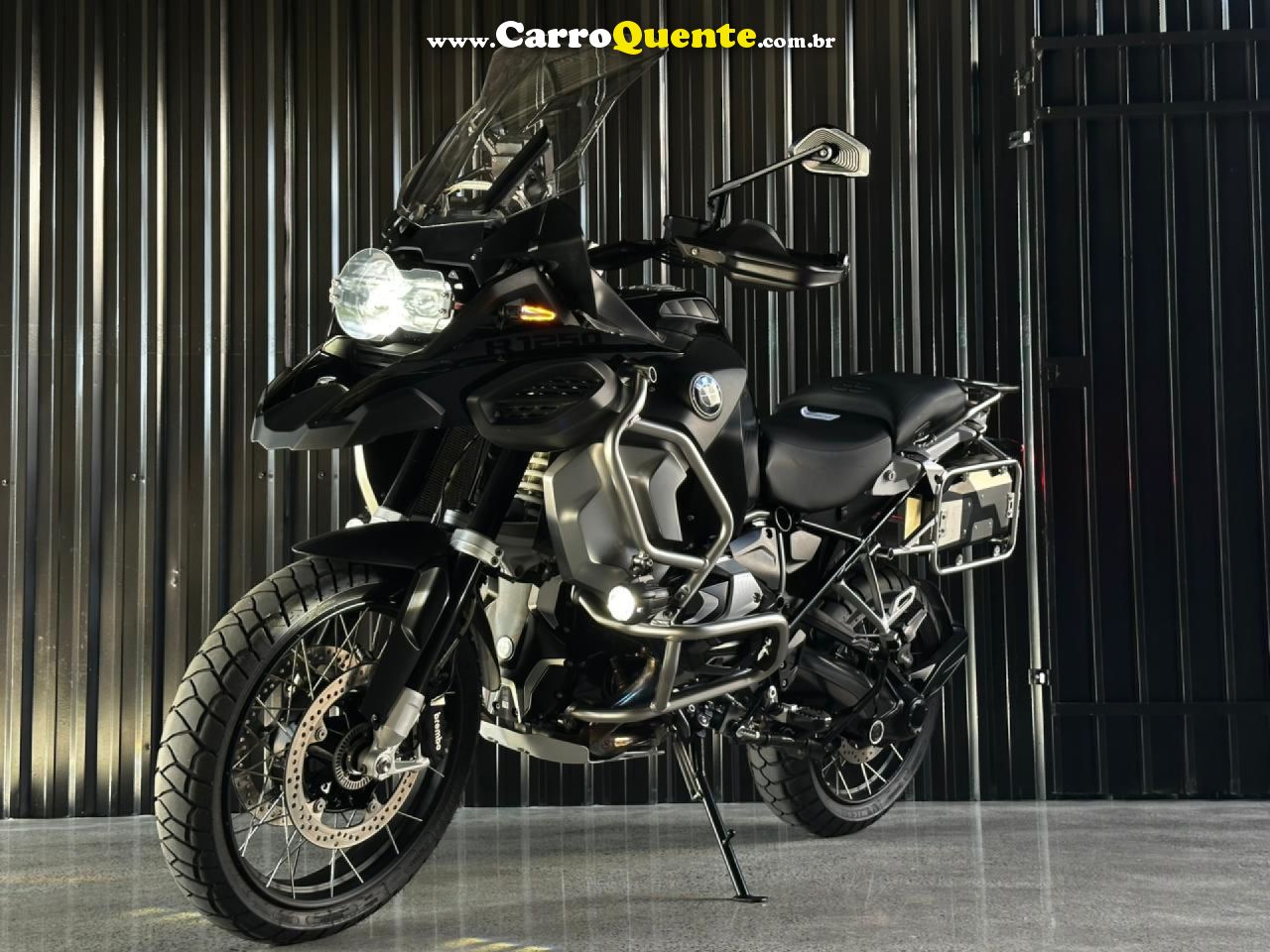 BMW   BMW R1250 GS ADVENTURE TRIPLE BLACK 719   PRETO 2024 1250 GASOLINA - Loja