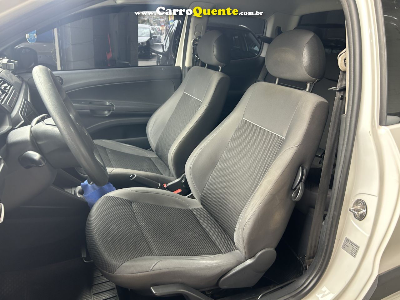 VOLKSWAGEN   SAVEIRO ROBUST 1.6 TOTAL FLEX 8V CD   BRANCO 2021 1.6 FLEX - Loja