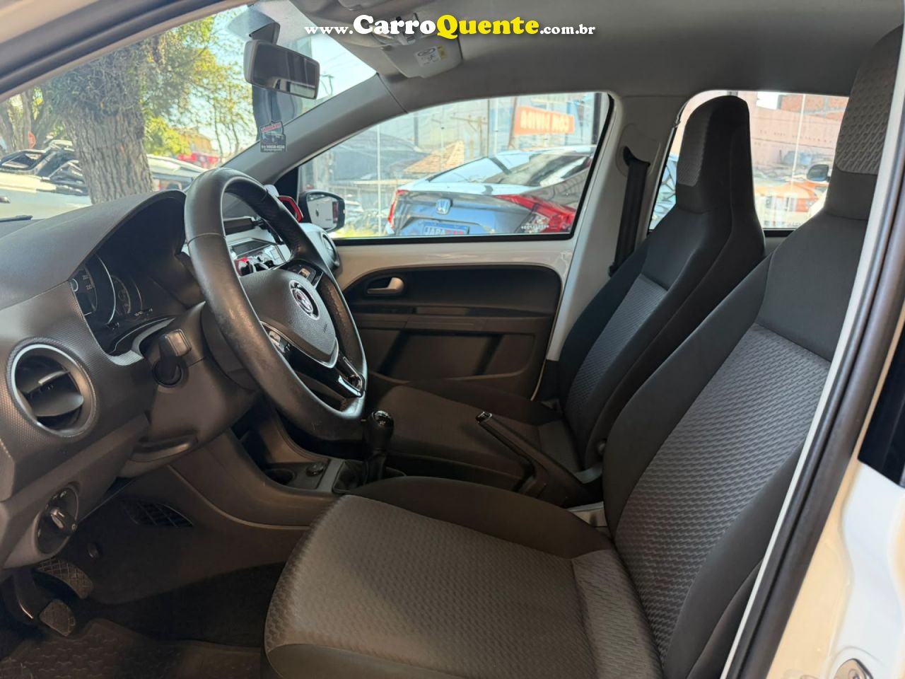 VOLKSWAGEN   UP! MOVE 1.0 TSI TOTAL FLEX 12V 5P   BRANCO 2019 1.0 FLEX - Loja