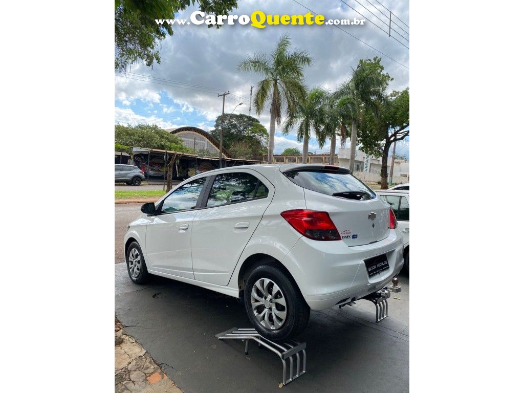ONIX HATCH Joy 1.0 8V Flex 5p Mec. - Loja