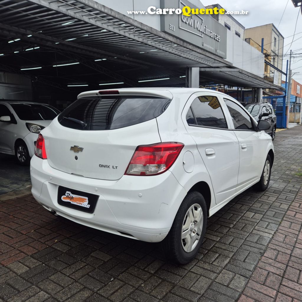 CHEVROLET   ONIX HATCH LT 1.0 8V FLEXPOWER 5P MEC.   BRANCO 2015 1.0 FLEX - Loja