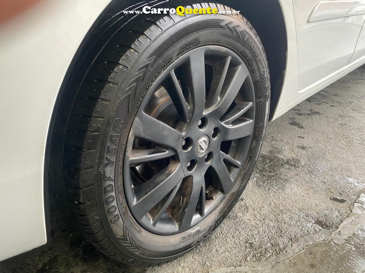 NISSAN   SENTRA SL 2.0 2.0 FLEX FUEL 16V AUT.   BRANCO 2015 2.0 FLEX - Loja