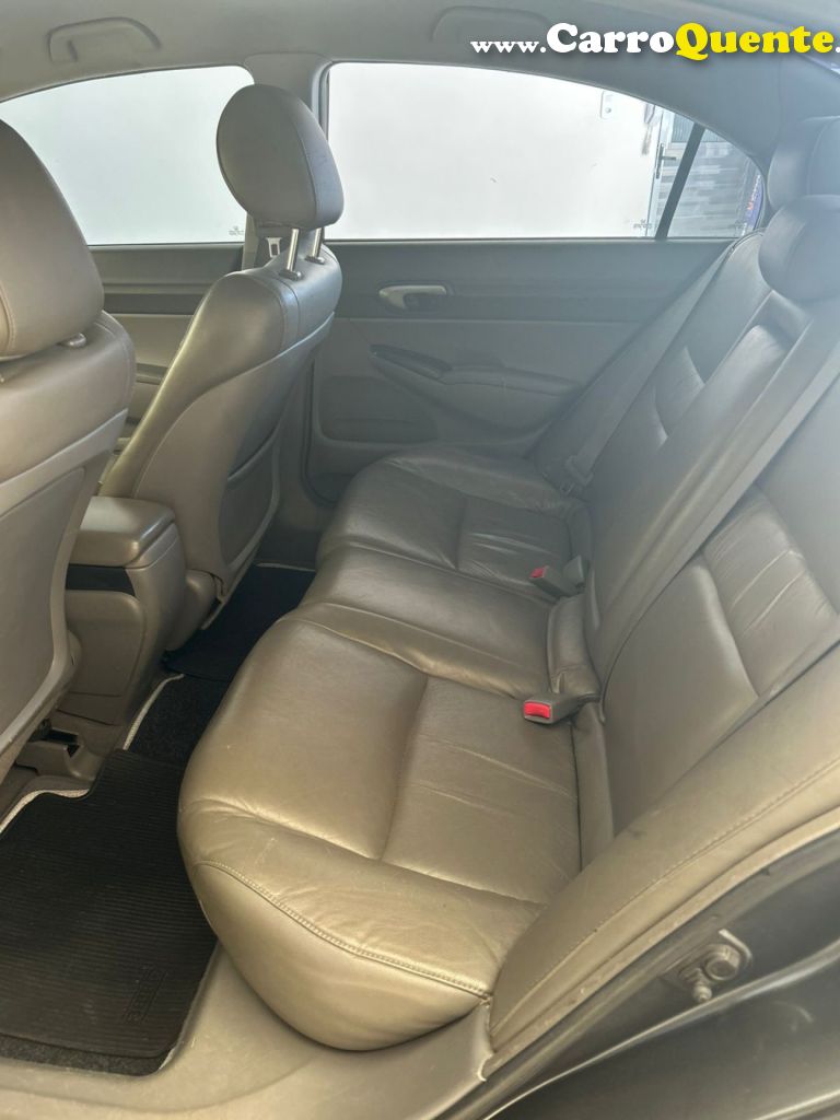 HONDA   CIVIC SEDAN LXS 1.81.8 FLEX 16V AUT. 4P   CINZA 2010 1.8 FLEX - Loja