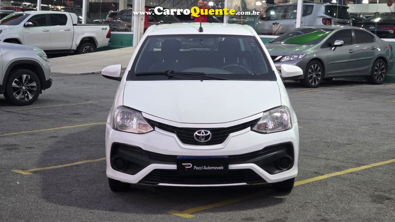 TOYOTA   ETIOS XS SEDAN1.5 FLEX 16V 4P MEC.   BRANCO 2018 1.5 FLEX - Loja