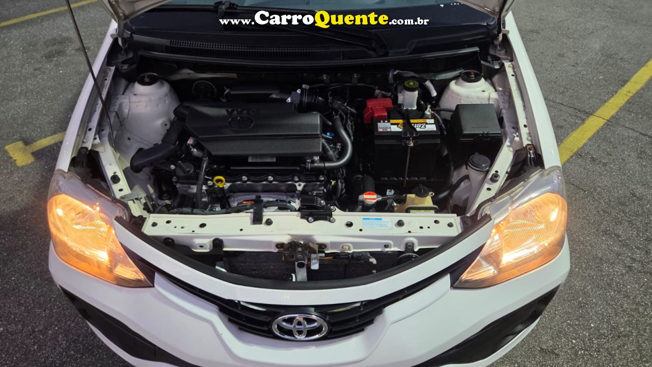 TOYOTA   ETIOS XS SEDAN1.5 FLEX 16V 4P MEC.   BRANCO 2018 1.5 FLEX - Loja