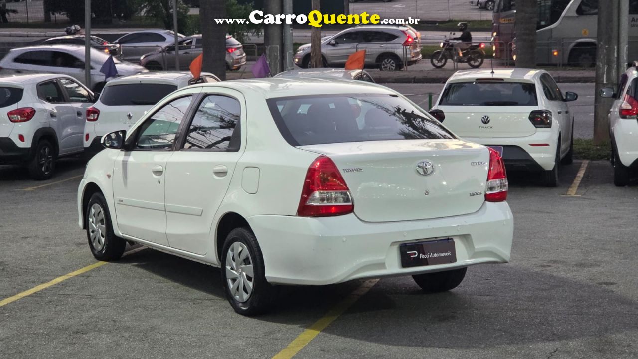 TOYOTA   ETIOS XS SEDAN1.5 FLEX 16V 4P MEC.   BRANCO 2018 1.5 FLEX - Loja