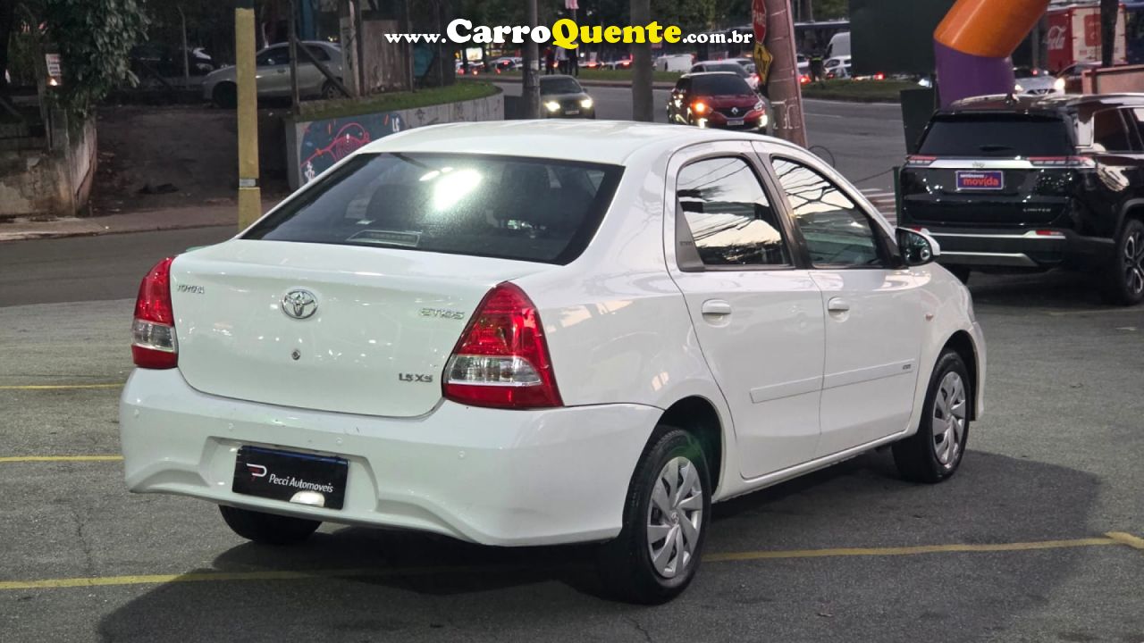 TOYOTA   ETIOS XS SEDAN1.5 FLEX 16V 4P MEC.   BRANCO 2018 1.5 FLEX - Loja