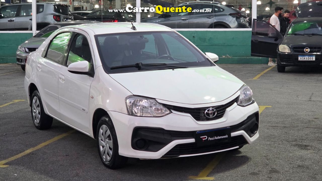TOYOTA   ETIOS XS SEDAN1.5 FLEX 16V 4P MEC.   BRANCO 2018 1.5 FLEX - Loja