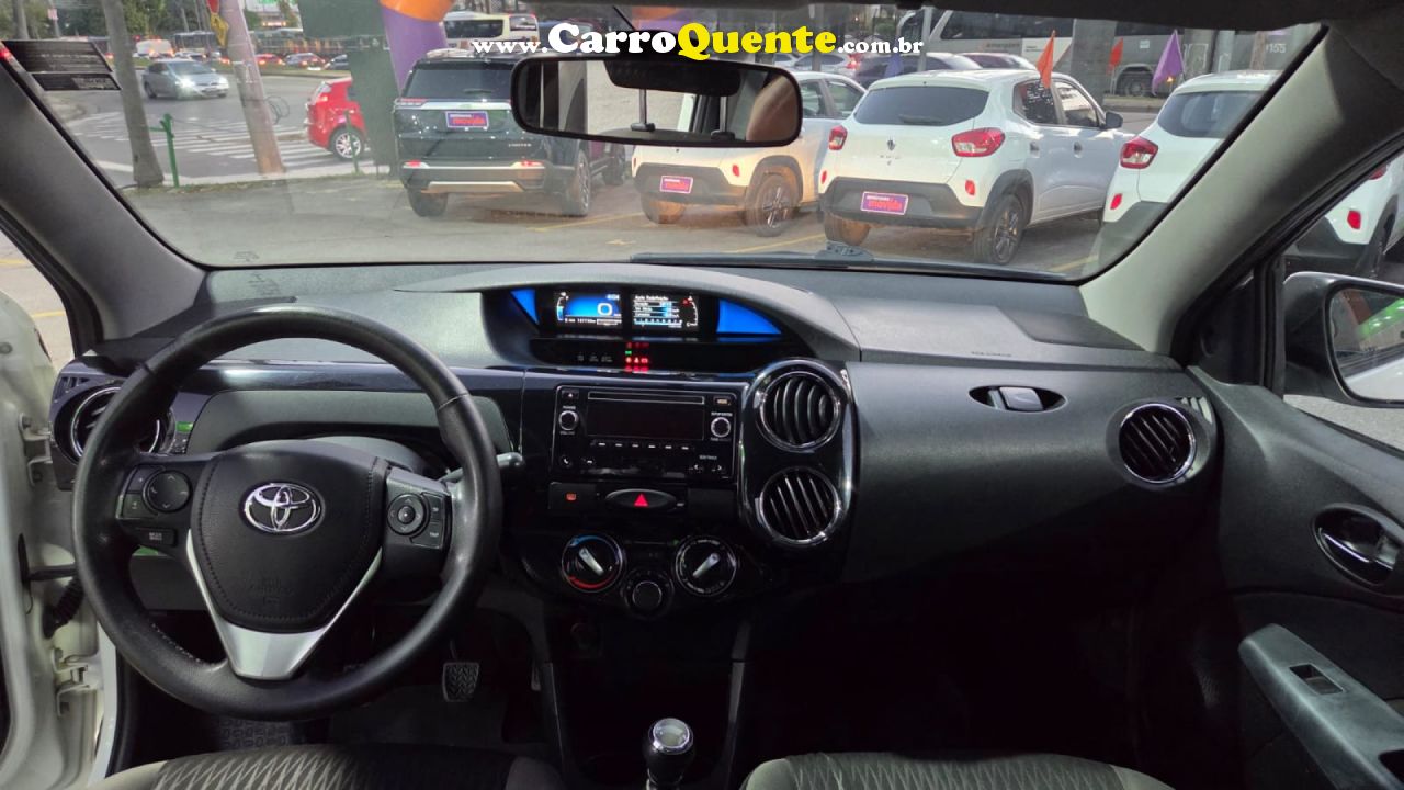 TOYOTA   ETIOS XS SEDAN1.5 FLEX 16V 4P MEC.   BRANCO 2018 1.5 FLEX - Loja