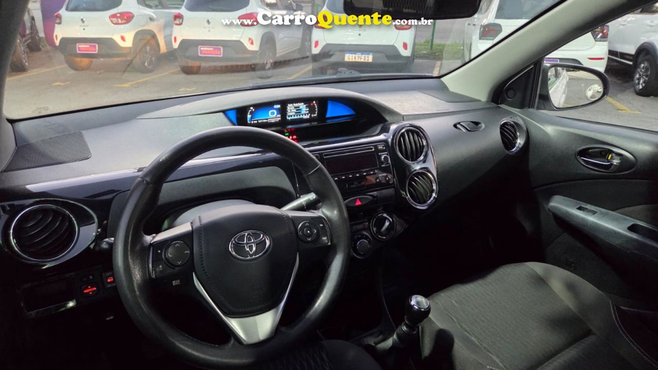 TOYOTA   ETIOS XS SEDAN1.5 FLEX 16V 4P MEC.   BRANCO 2018 1.5 FLEX - Loja