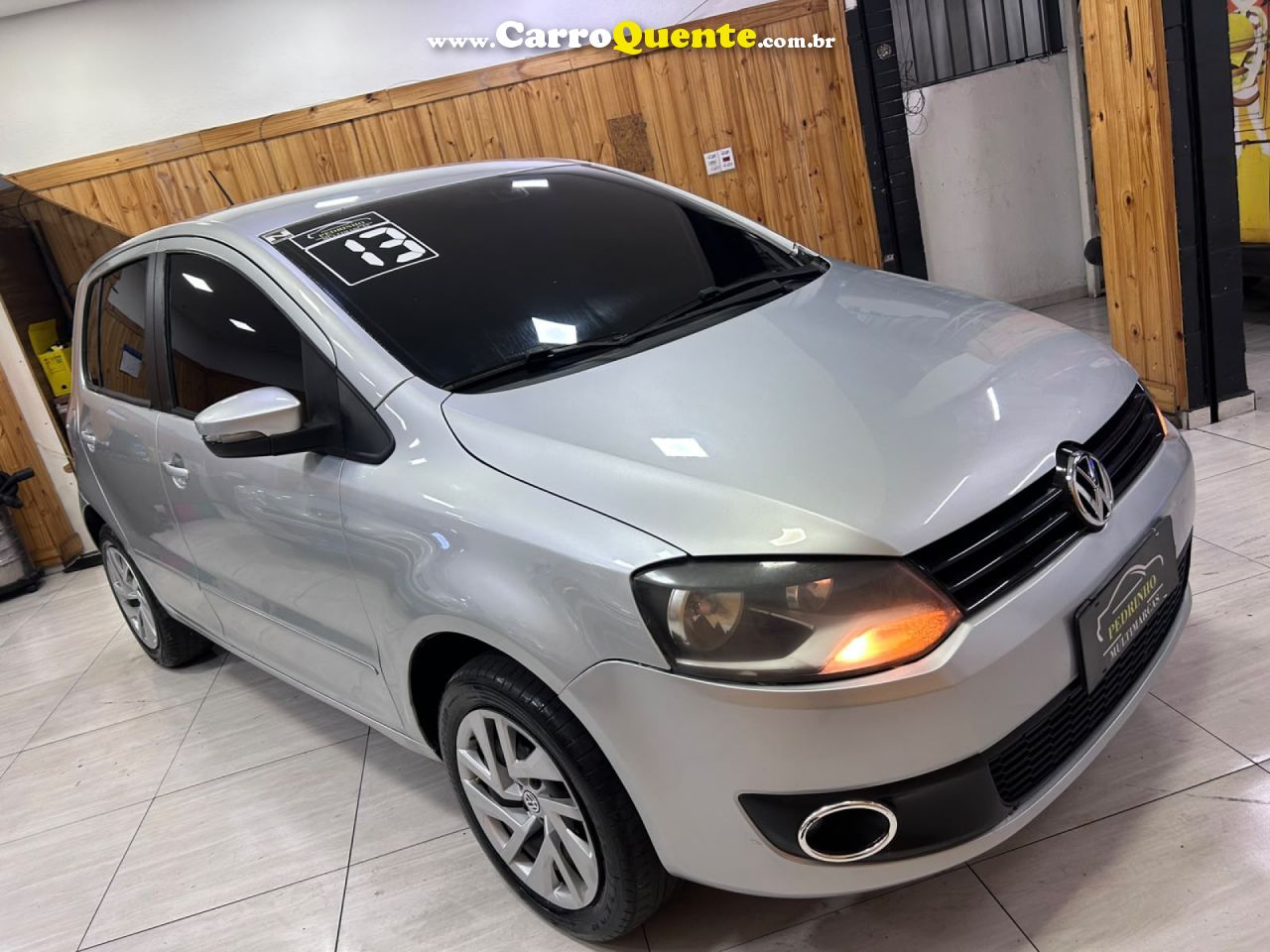 VOLKSWAGEN   FOX 1.0 MI TOTAL FLEX 8V 3P   PRATA 2013 1.0 FLEX - Loja