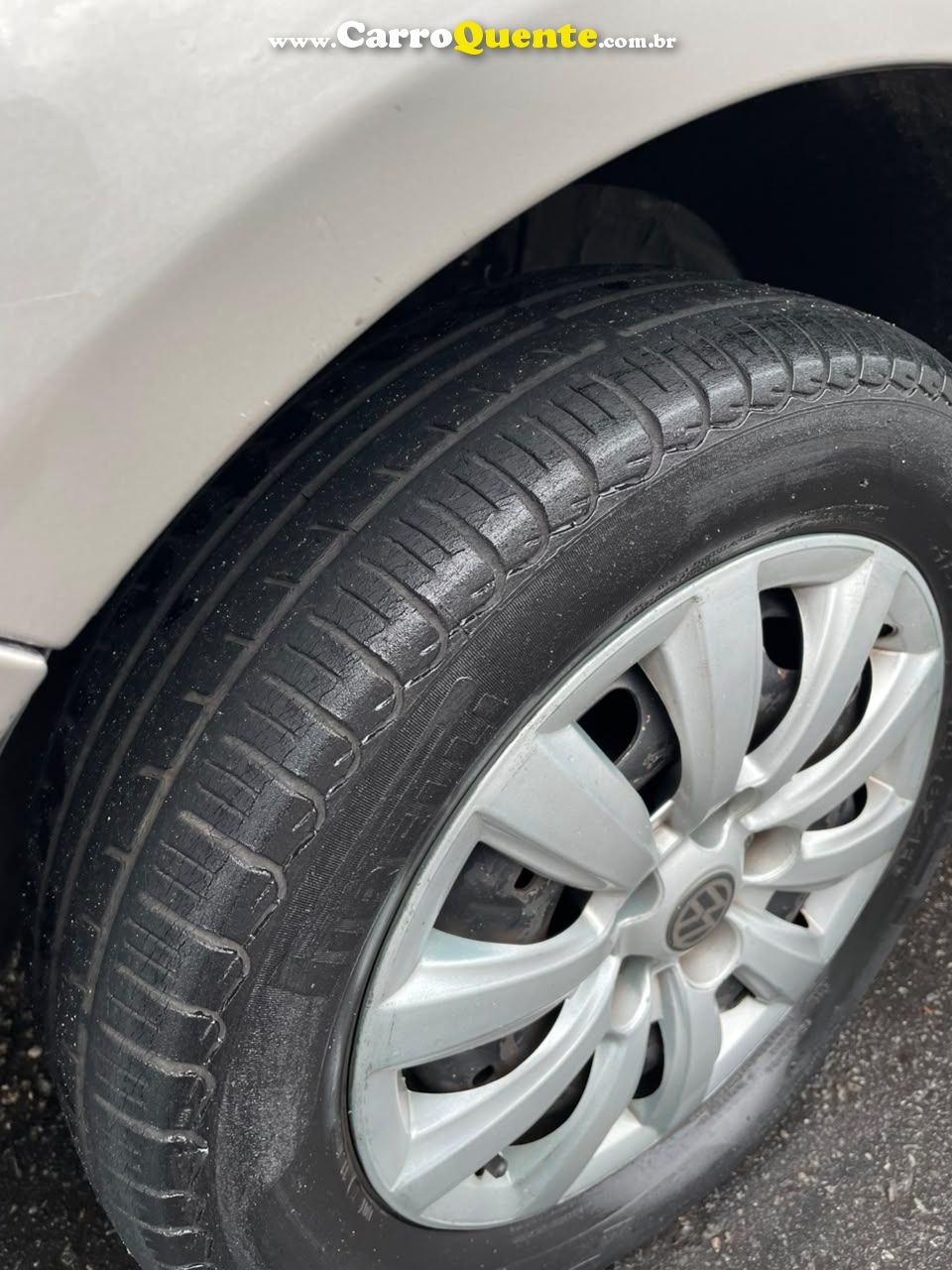 VOLKSWAGEN FOX 1.6 MI 8V 2011 - Loja