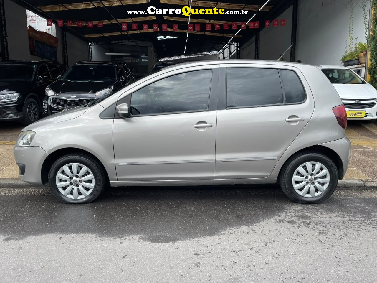 VOLKSWAGEN FOX 1.6 MI 8V 2011 - Loja