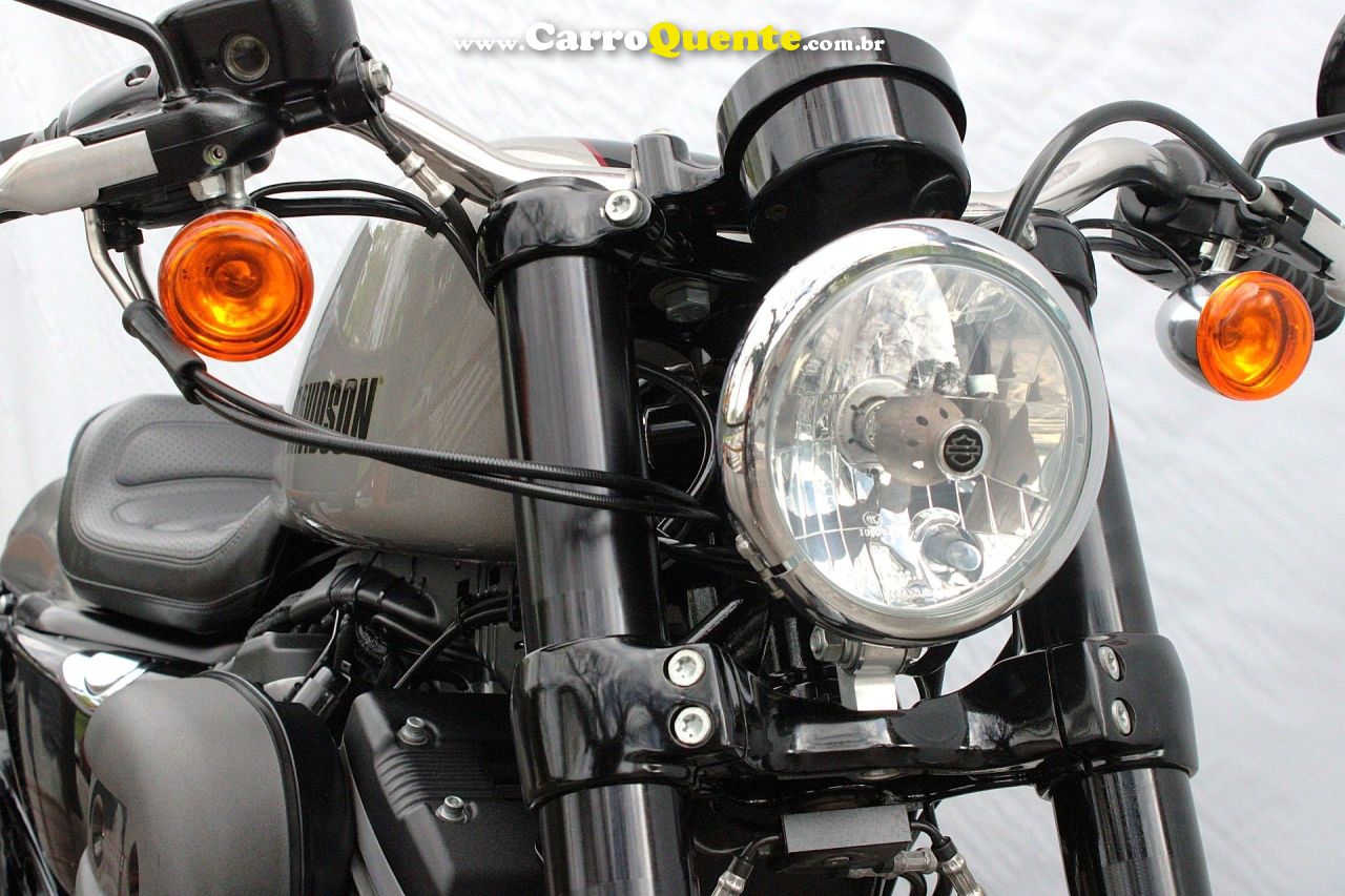HARLEY-DAVIDSON SPORTSTER ROADSTER 2017 - Loja
