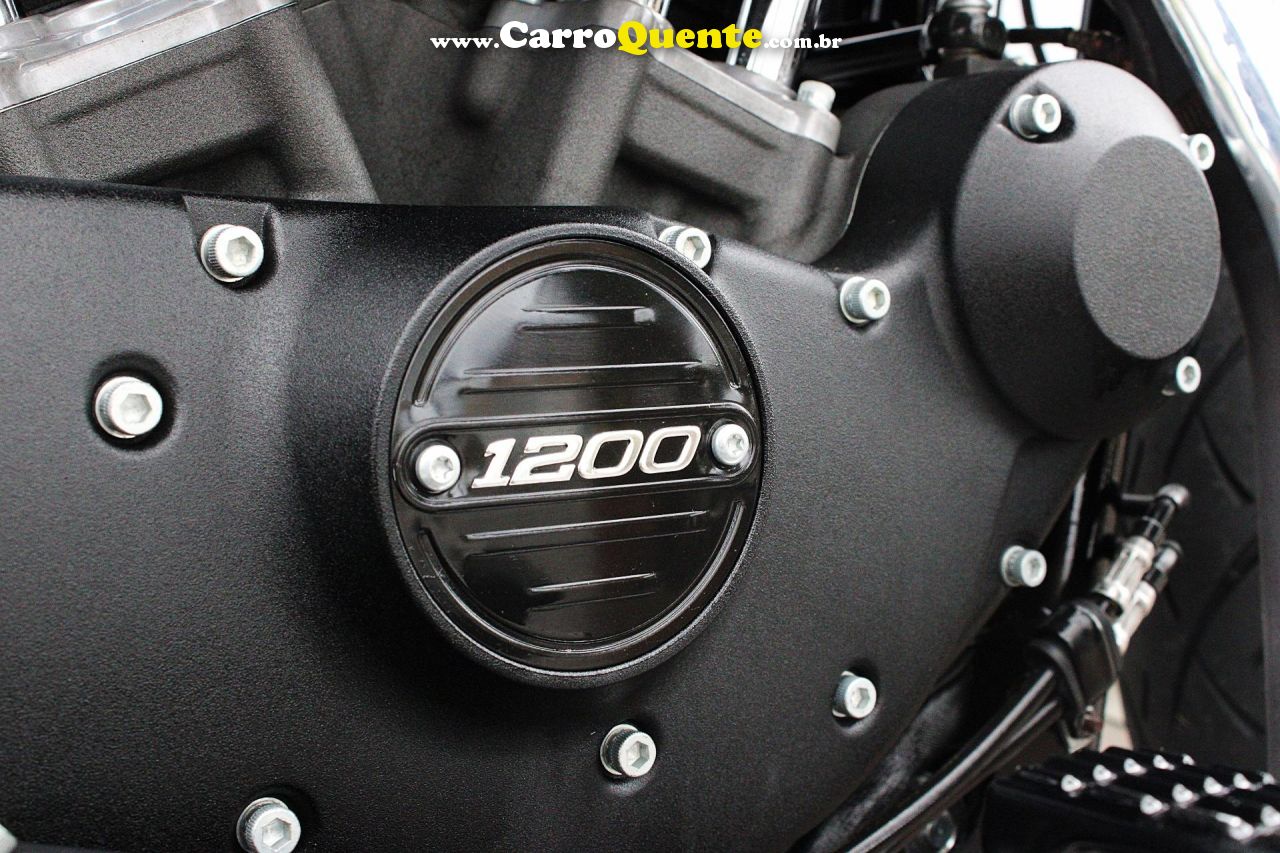 HARLEY-DAVIDSON SPORTSTER ROADSTER 2017 - Loja