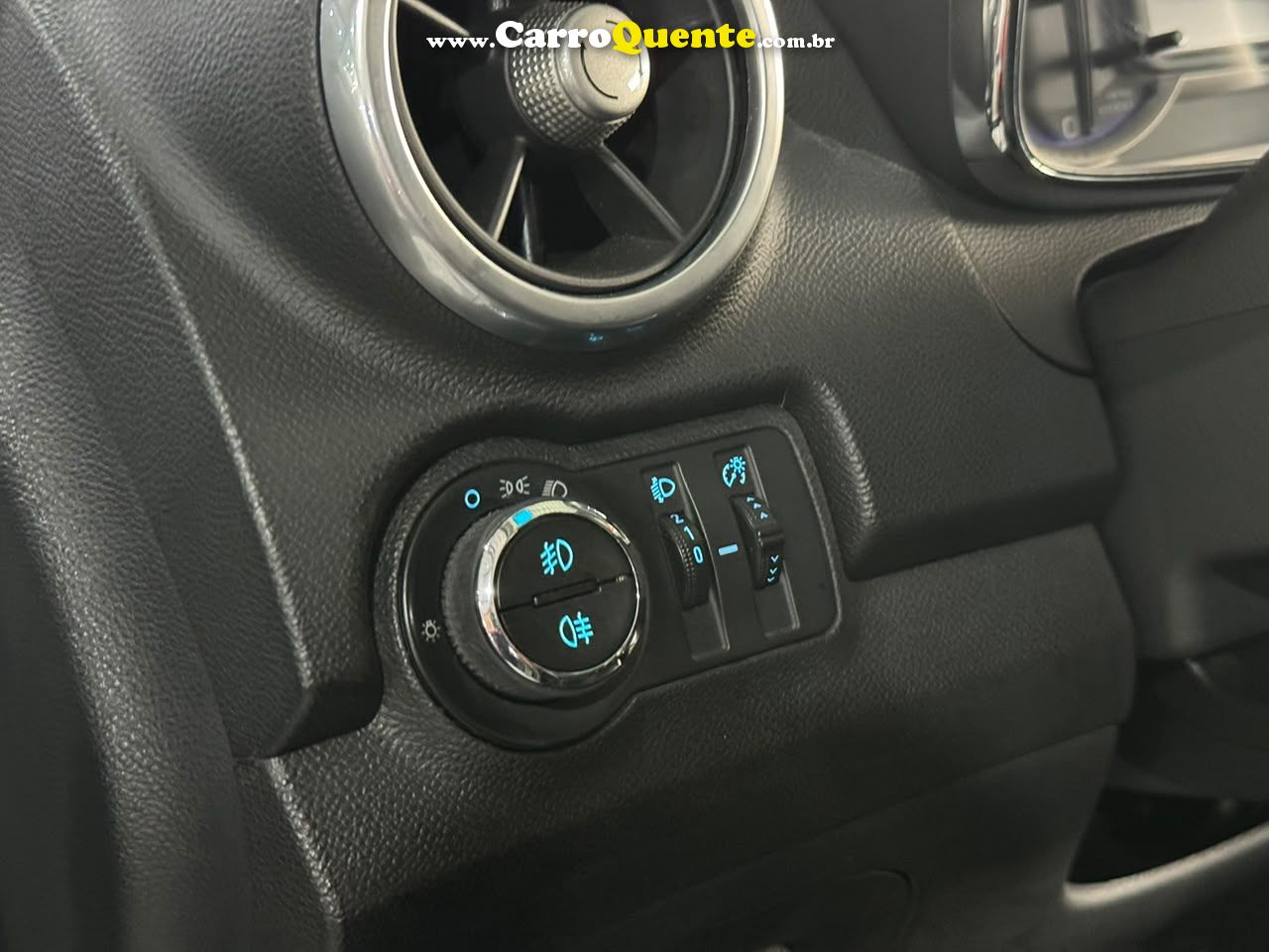 CHEVROLET TRACKER 1.8 MPFI LTZ 4X2 16V 2015 - Loja