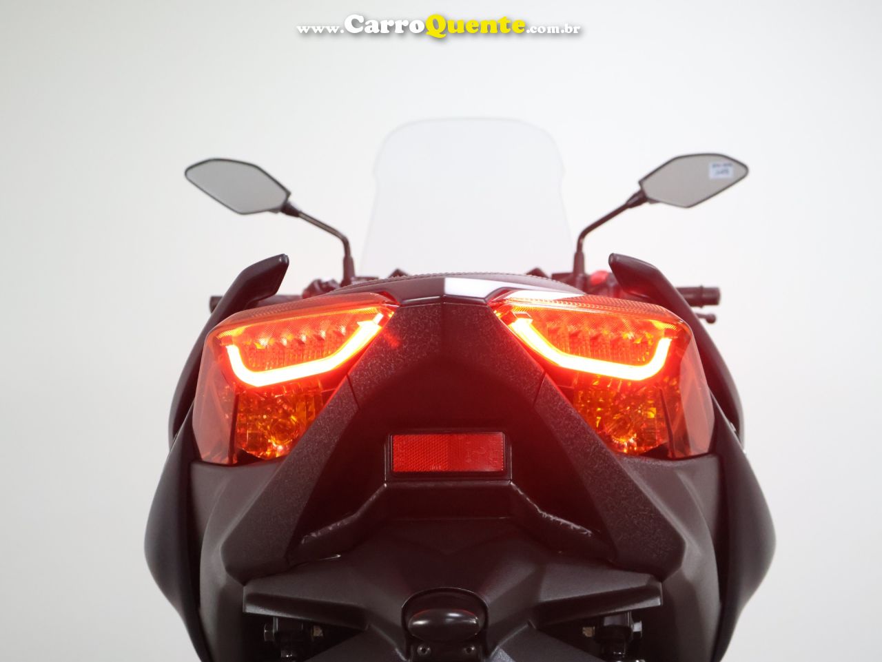 YAMAHA XMAX 250 ABS 2024 - Loja