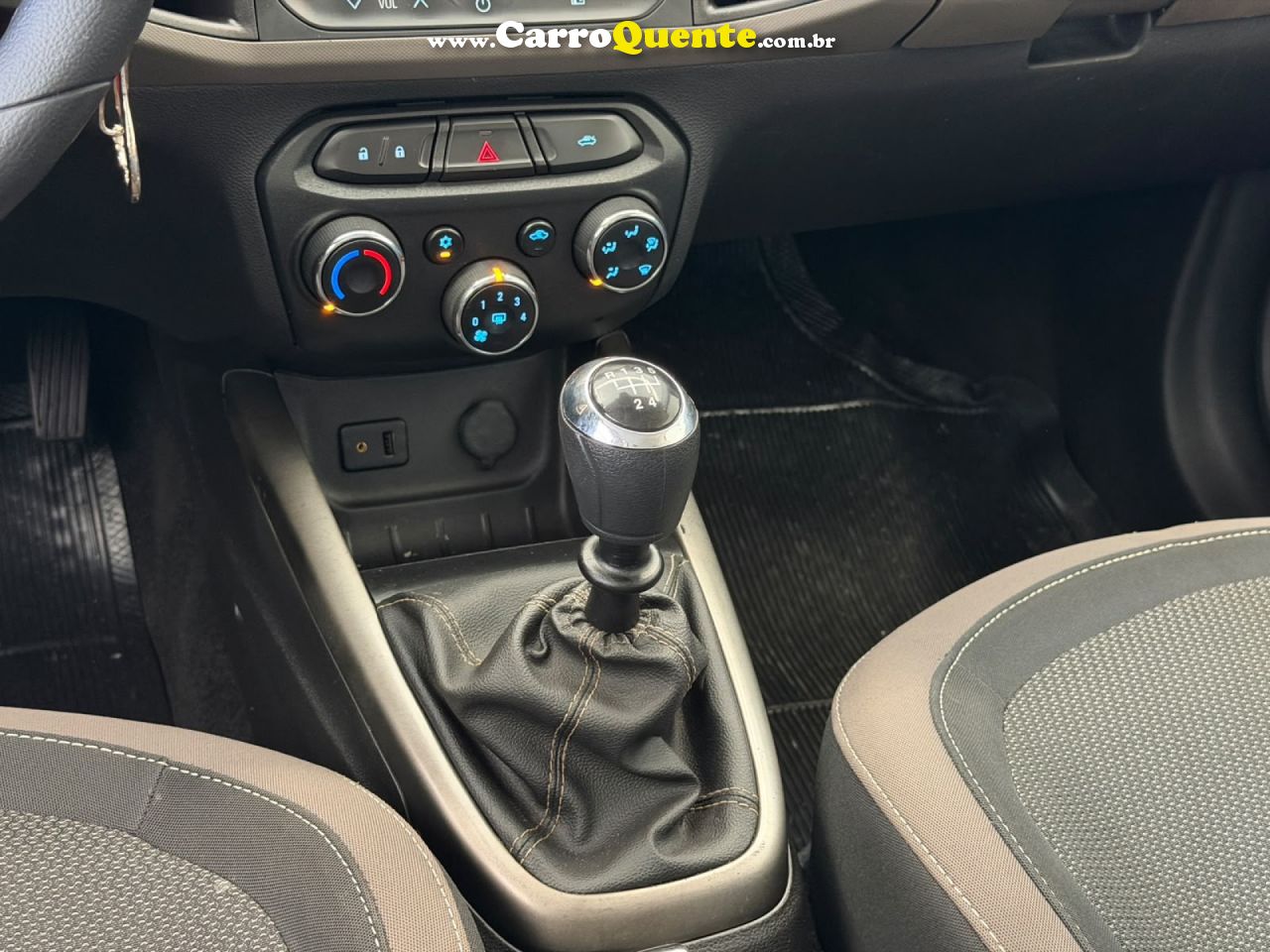 CHEVROLET   PRISMA SED. LTZ 1.4 8V FLEXPOWER 4P   PRATA 2015 1.4 FLEX - Loja