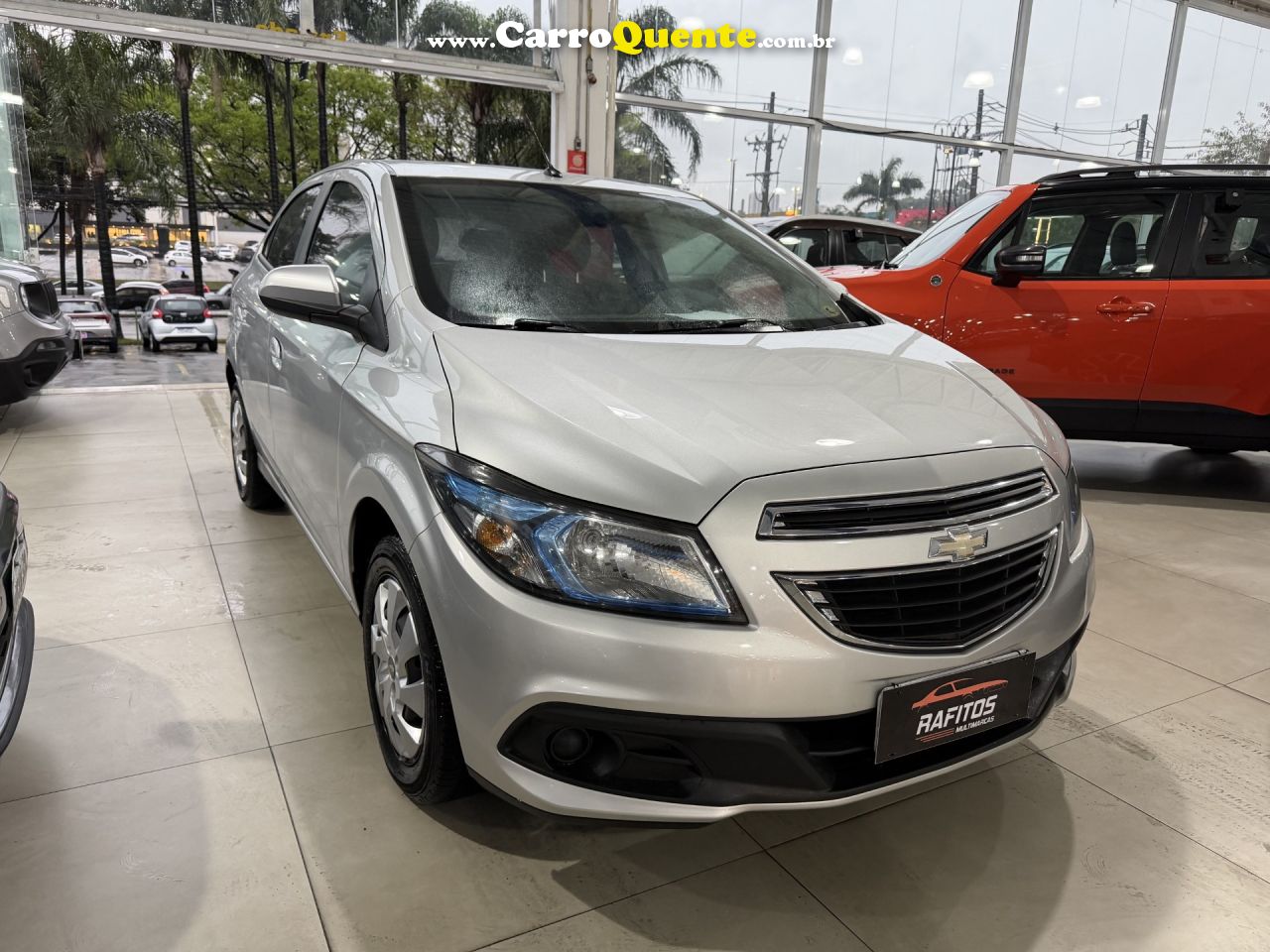 CHEVROLET   ONIX HATCH LT 1.4 8V FLEXPOWER 5P MEC.   PRATA 2013 1.4 FLEX - Loja
