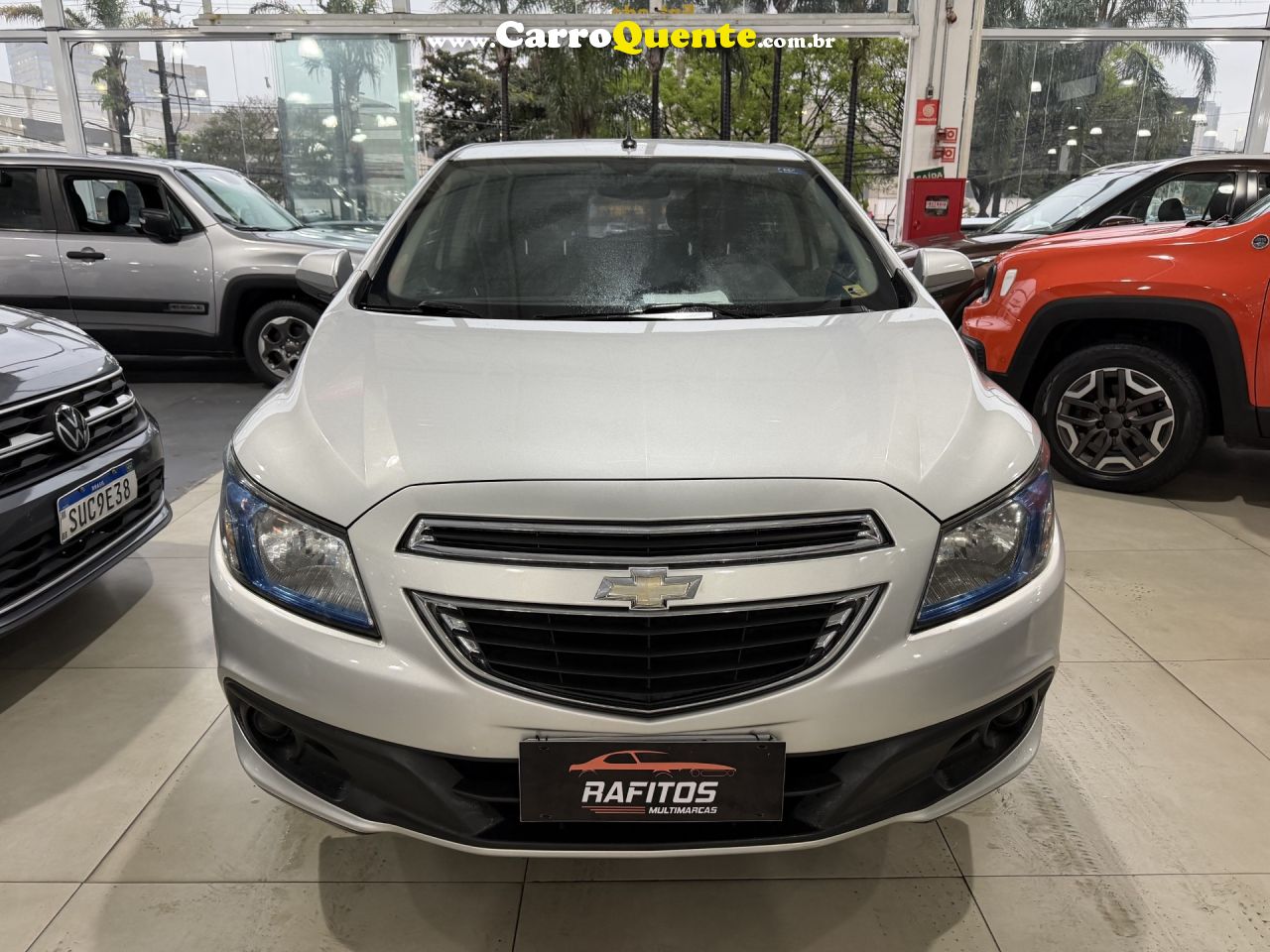CHEVROLET   ONIX HATCH LT 1.4 8V FLEXPOWER 5P MEC.   PRATA 2013 1.4 FLEX - Loja