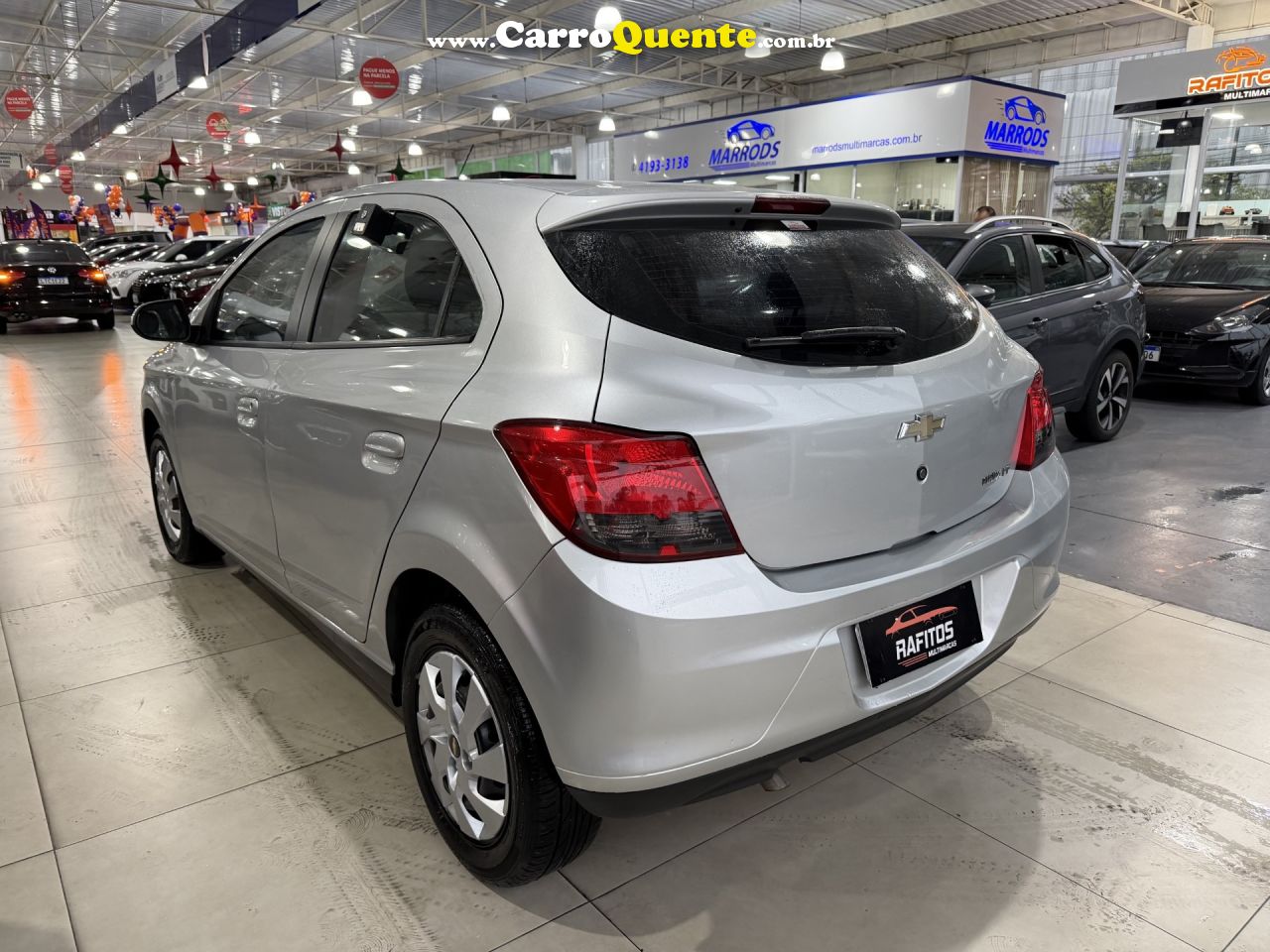 CHEVROLET   ONIX HATCH LT 1.4 8V FLEXPOWER 5P MEC.   PRATA 2013 1.4 FLEX - Loja