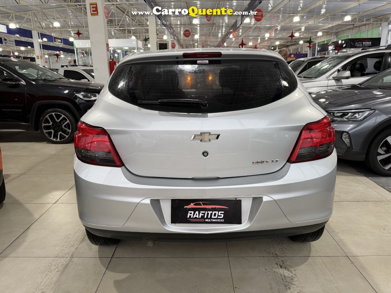 CHEVROLET   ONIX HATCH LT 1.4 8V FLEXPOWER 5P MEC.   PRATA 2013 1.4 FLEX - Loja