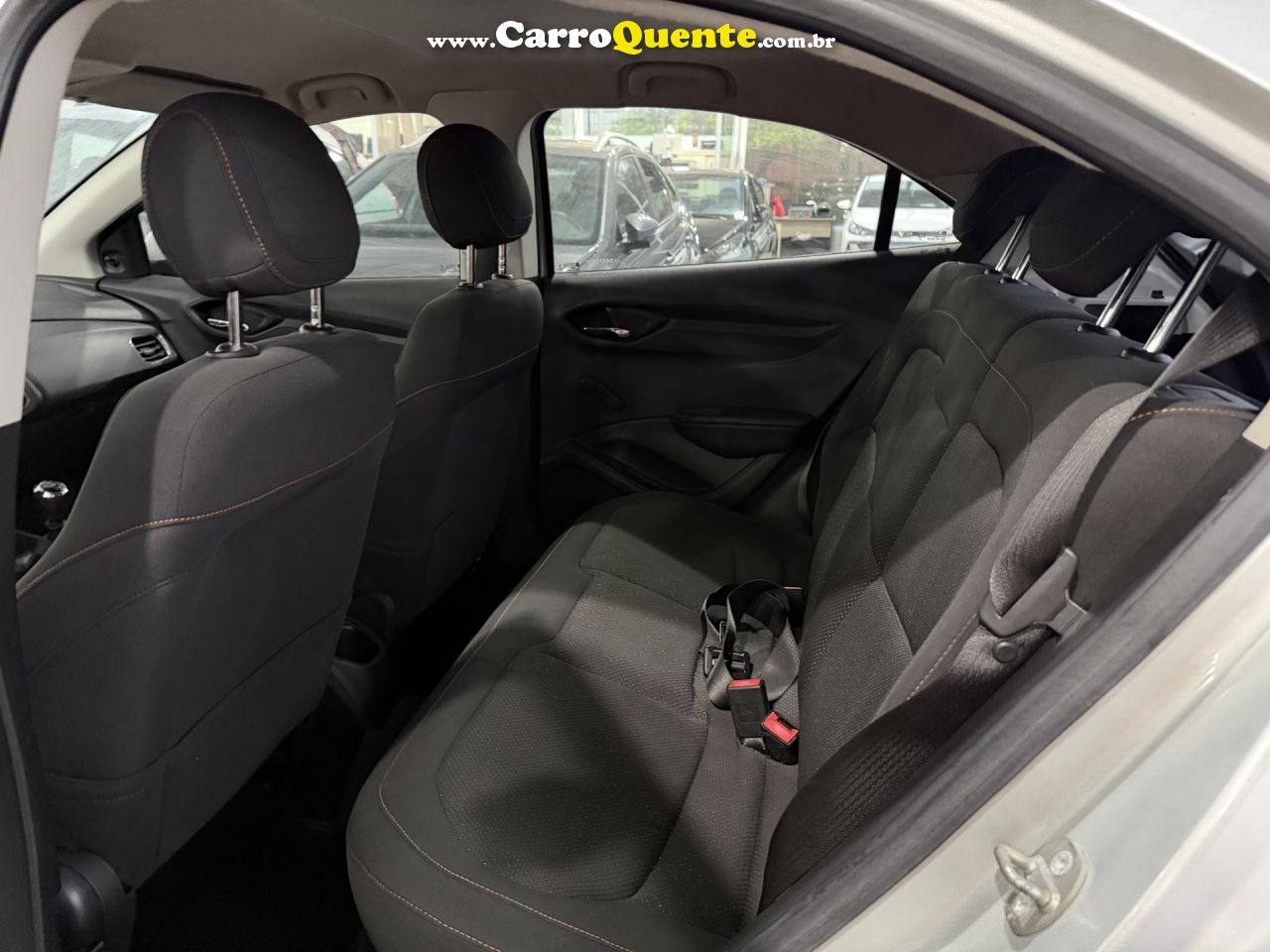 CHEVROLET   ONIX HATCH LT 1.4 8V FLEXPOWER 5P MEC.   PRATA 2013 1.4 FLEX - Loja