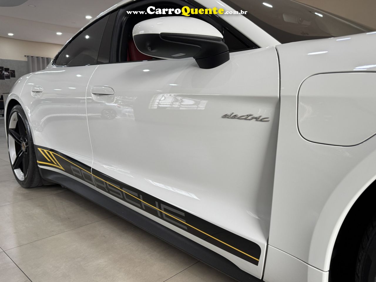 PORSCHE   TAYCAN 4S (ELÉTRICO)   BRANCO 2021 4S ELÉTRICO - Loja