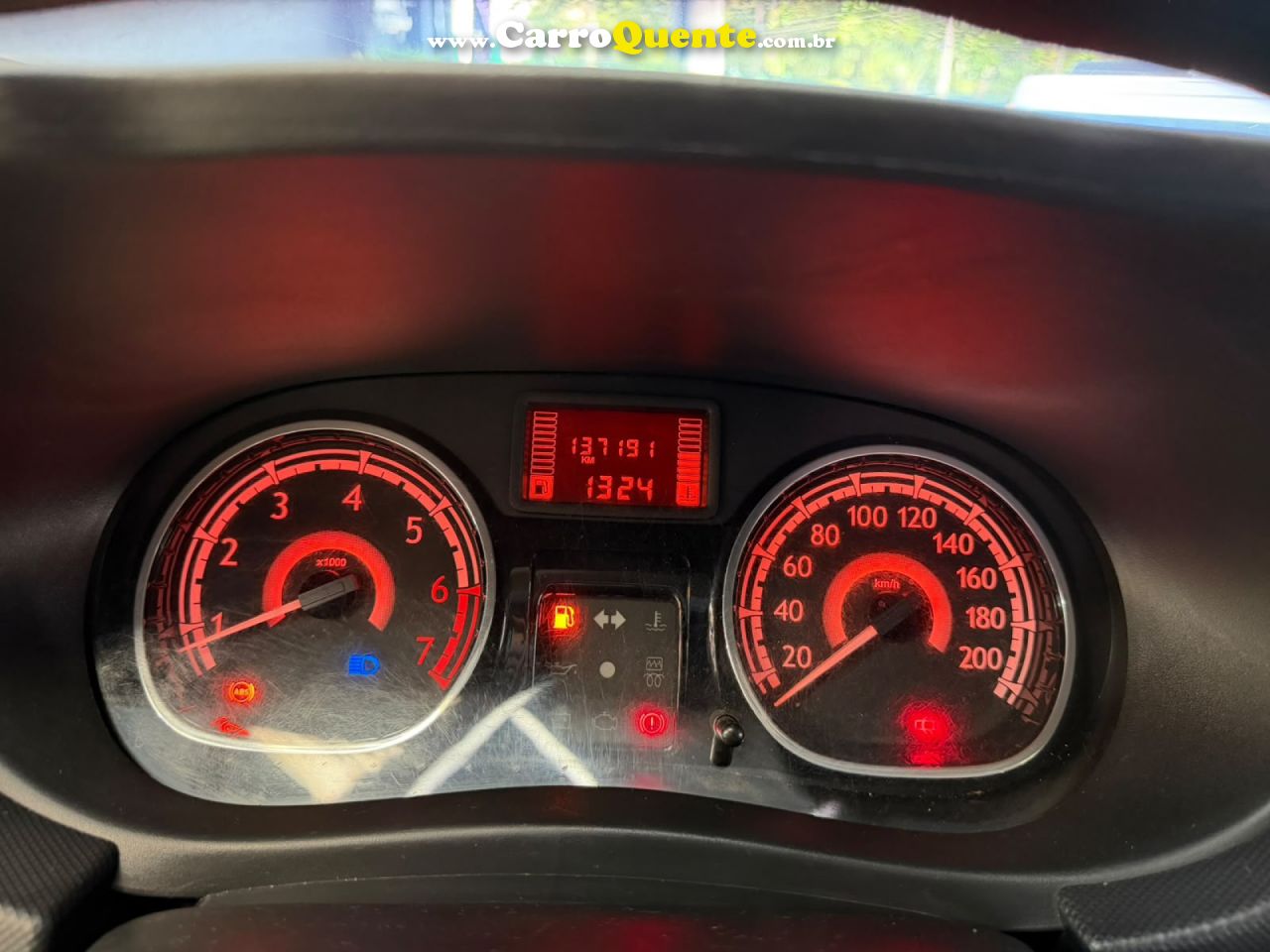 RENAULT   SANDERO EXPRESSION HI-FLEX 1.0 16V 5P   PRETO 2014 1.0 GASOLINA - Loja