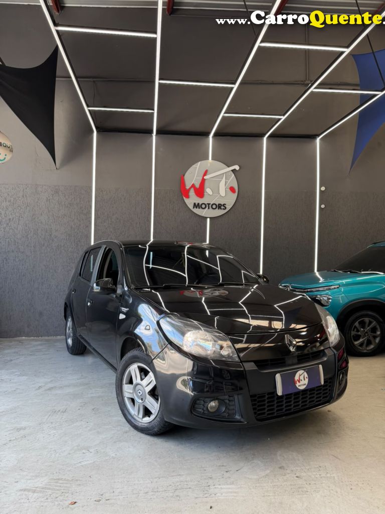 RENAULT   SANDERO EXPRESSION HI-FLEX 1.0 16V 5P   PRETO 2014 1.0 GASOLINA - Loja