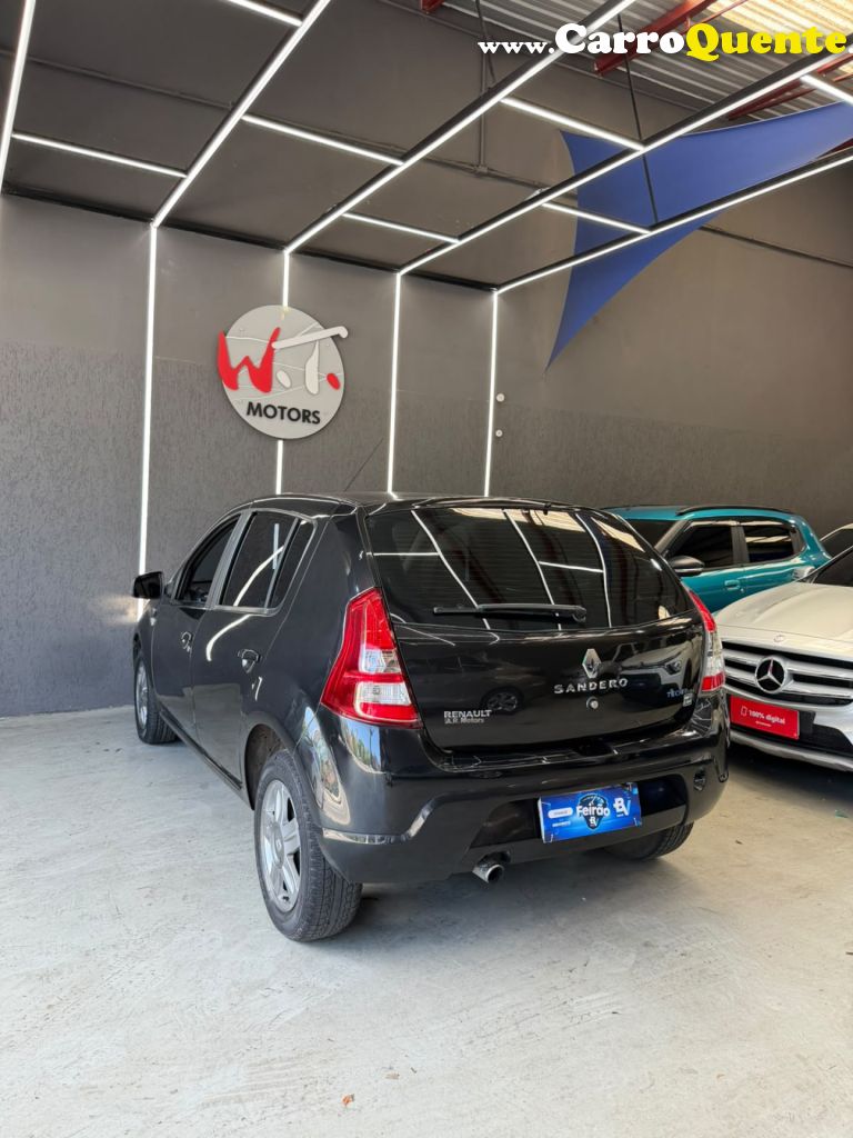RENAULT   SANDERO EXPRESSION HI-FLEX 1.0 16V 5P   PRETO 2014 1.0 GASOLINA - Loja