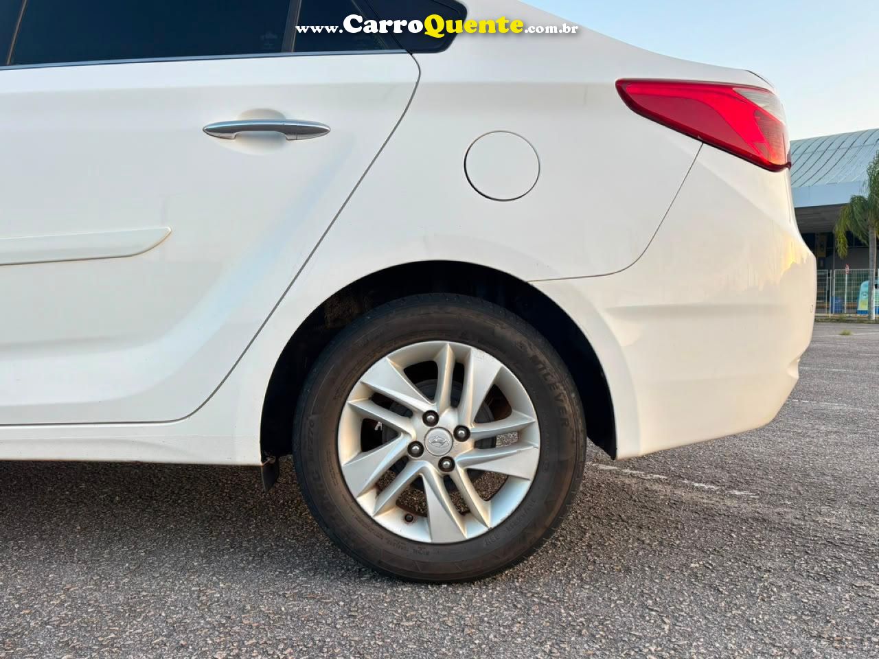 HYUNDAI   HB20S PREMIUM 1.6 FLEX 16V AUT. 4P   BRANCO 2015 1.6 FLEX - Loja