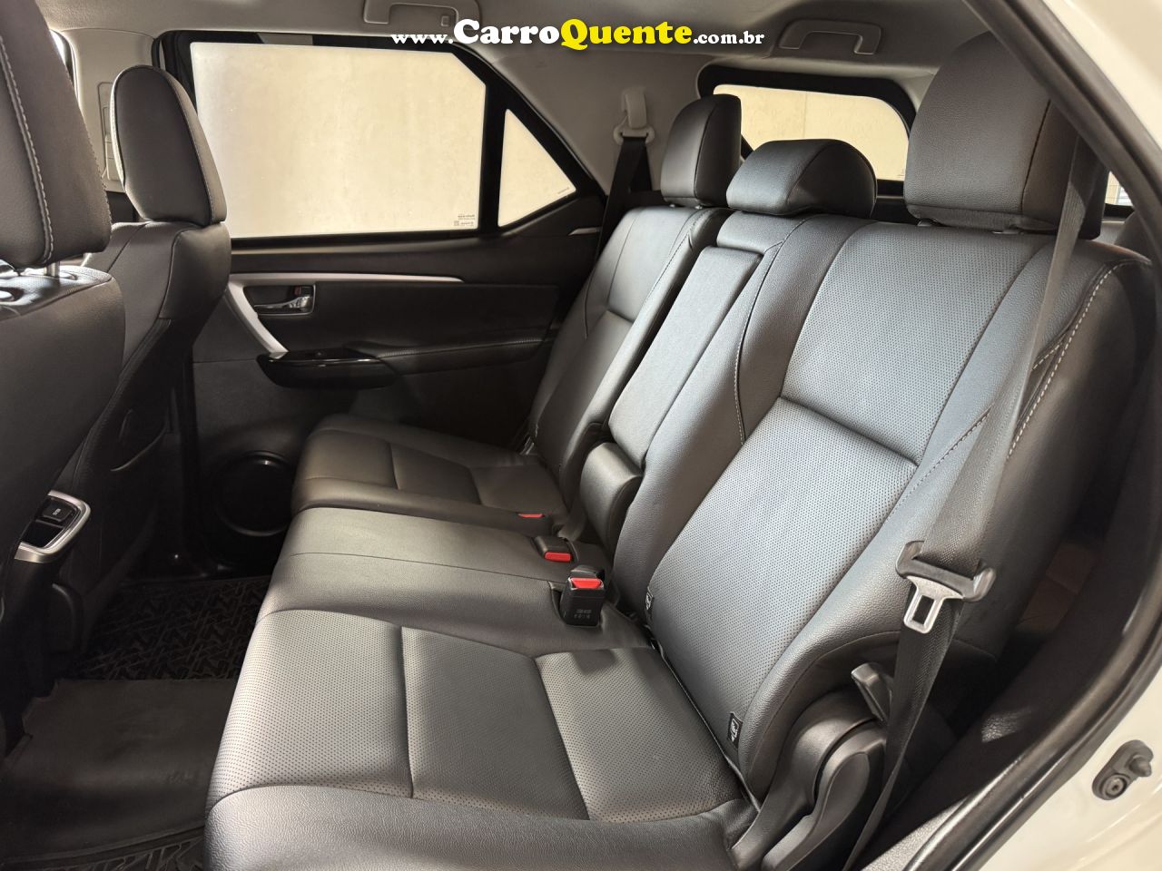 TOYOTA   HILUX SW4 SRX 4X4 2.8 TDI 16V DIES. AUT.   BRANCO 2024 2.8 DIESEL - Loja