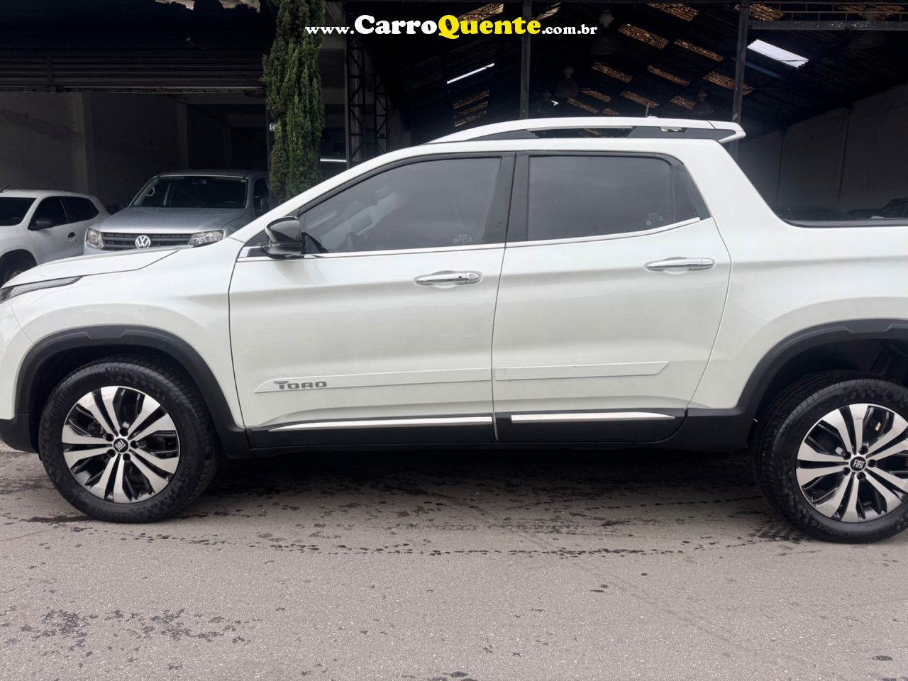 FIAT TORO 2.0 16V TURBO VOLCANO 4WD AT9 2024 - Loja