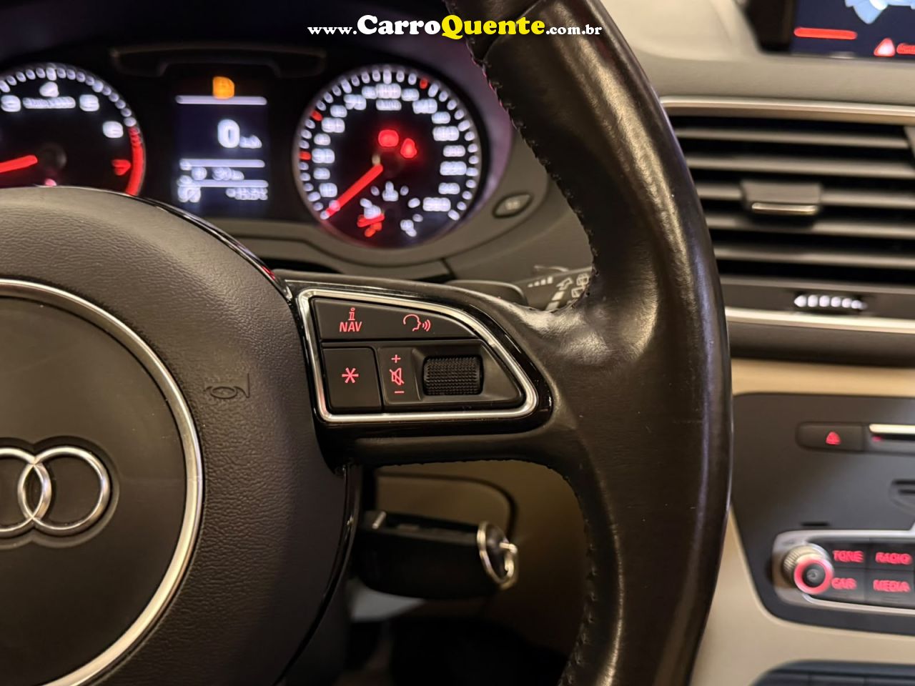 AUDI Q3 1.4 TFSI AMBIENTE 2017 - Loja