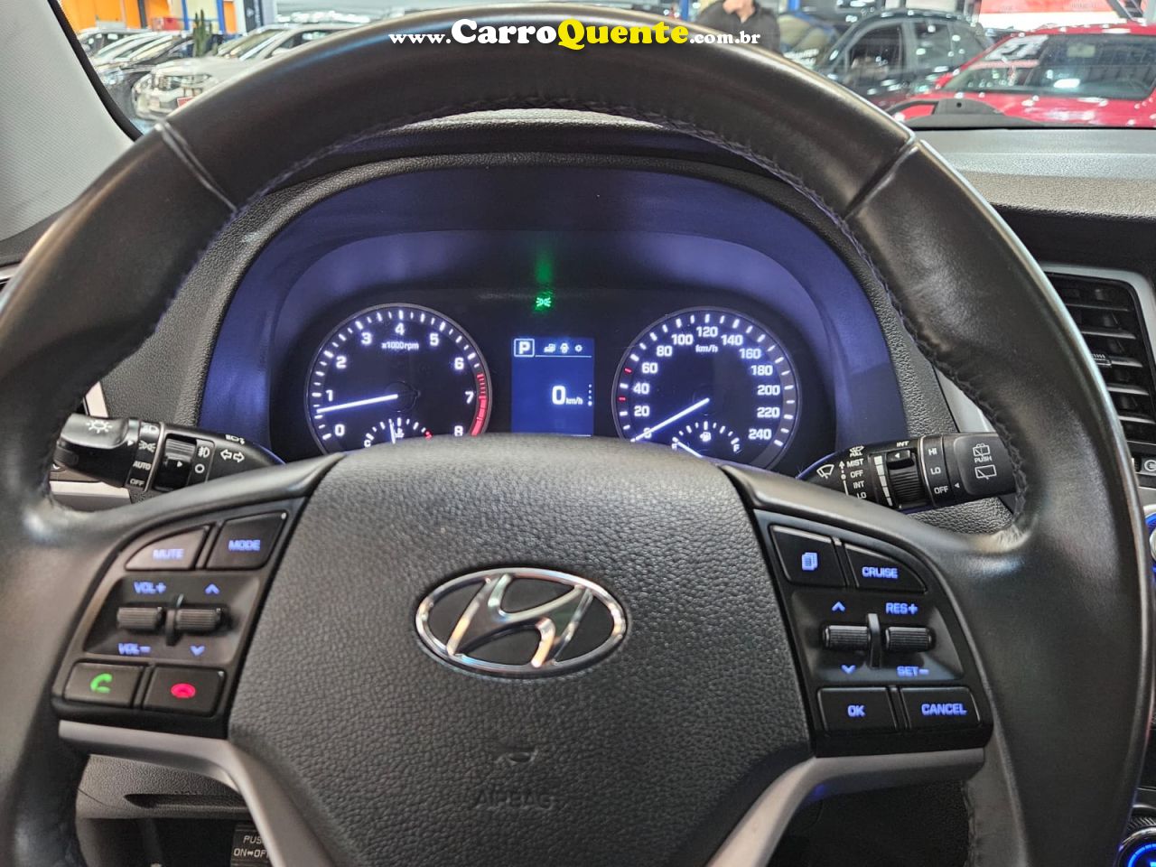 HYUNDAI TUCSON 1.6 TURBO GLS * C/ TETO SOLAR * 2018 - Loja