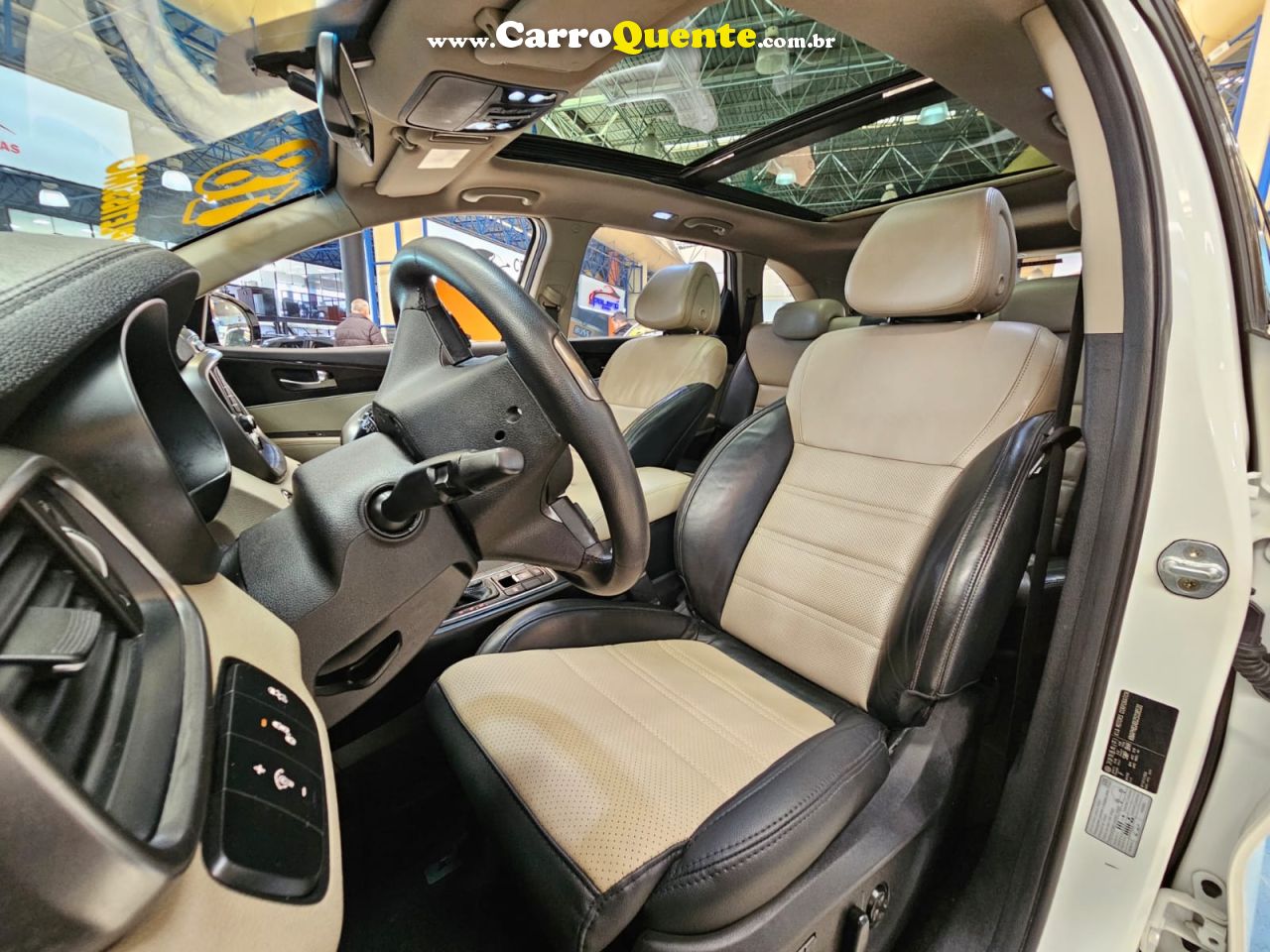 KIA SORENTO 3.3 EX V6 7 LUGARES * C/ Teto Solar * 2018 - Loja