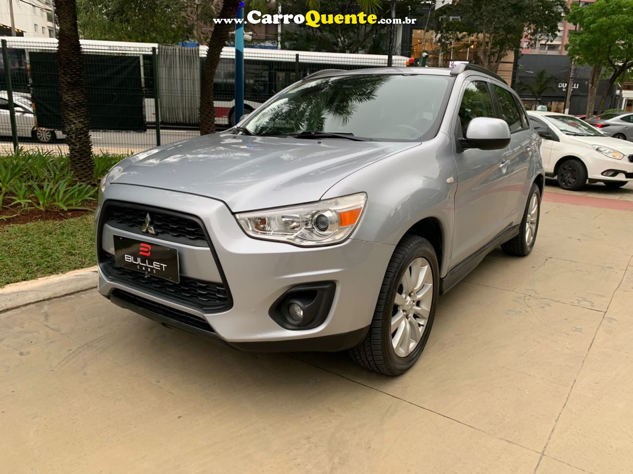 MITSUBISHI   2.0 4X2 16V GASOLINA 4P AUTOMÁTICO   PRATA 2015 2.0 GASOLINA - Loja